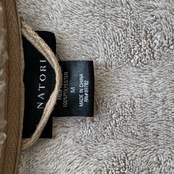 Robe - Picture 2 of 6